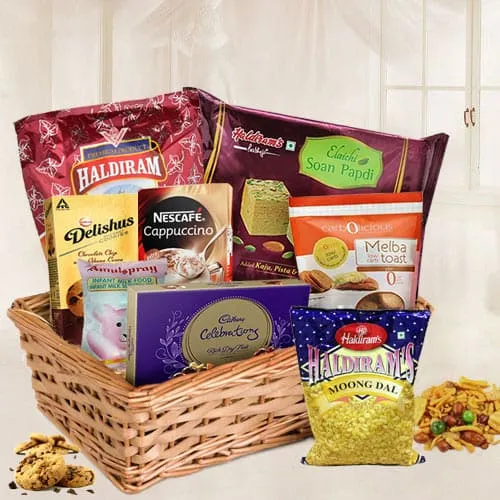 Order Hamper Basket with Assorted Items