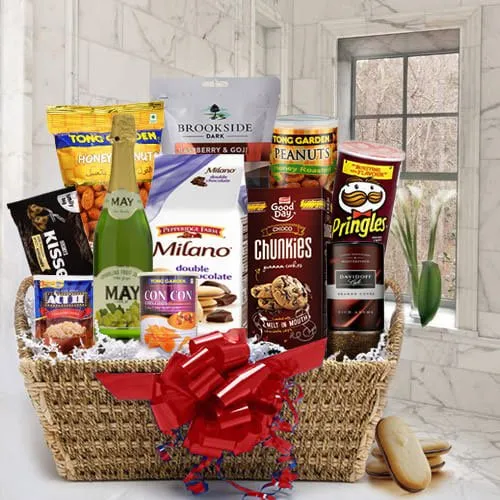 Amazing Gourmet Gift Basket for Mom