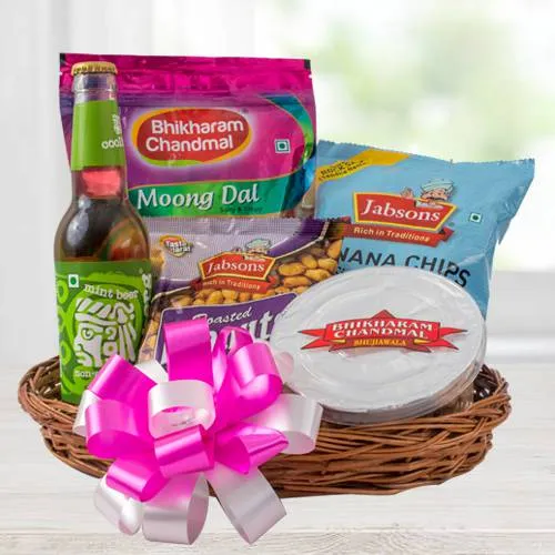 Remarkable Food N Assortments Hamper