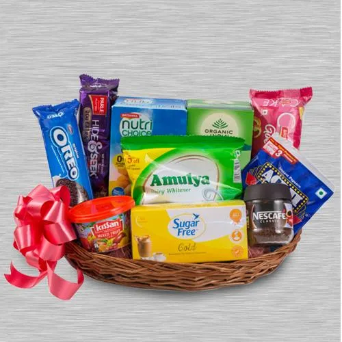 Splendid Tea Time Gift Hamper for Family