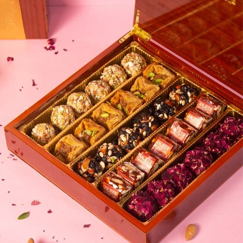 Assorted Sweets Heaven Hamper from Kesar