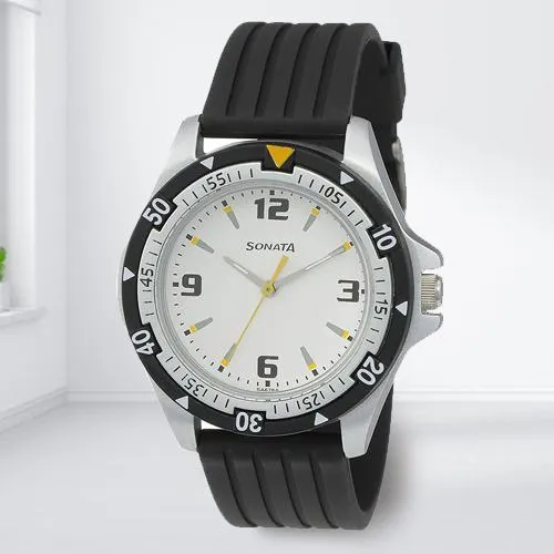 Alluring Sonata Super Fibre Analog Mens Watch